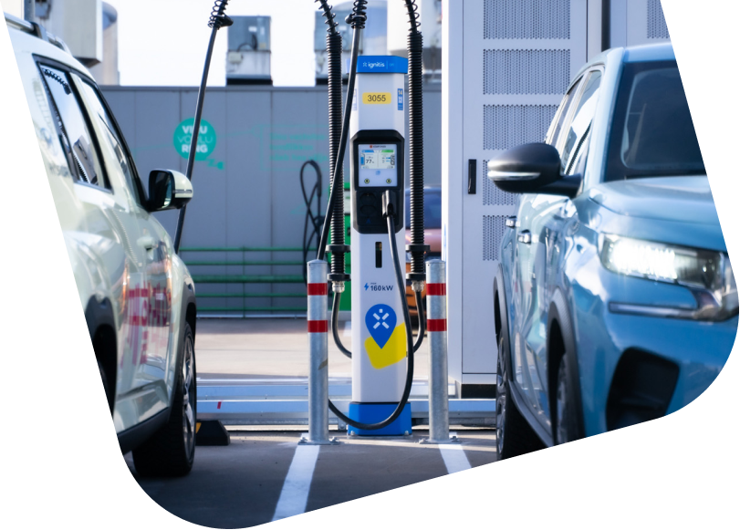 EV's charging at Ignitis ON charging station