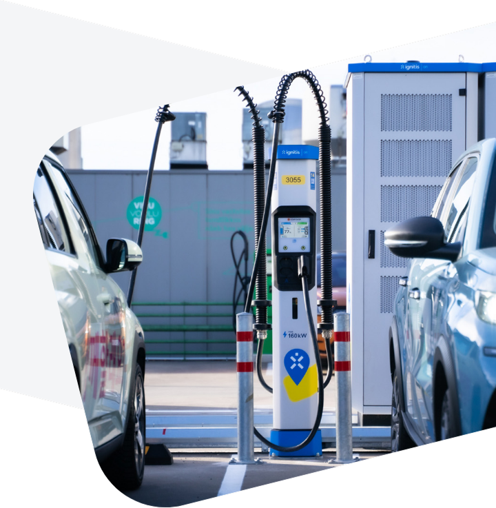 EV's charging at Ignitis ON charging station