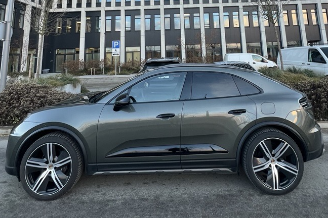 Porsche Macan Electric